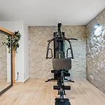 Villa With Rooftop Pool Quercus *