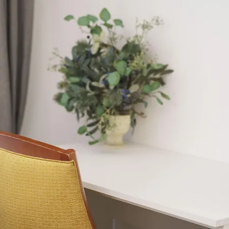 With Rooftop Pool Quercus Βόντιτσε