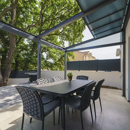 With Rooftop Pool Quercus Villa Vodice