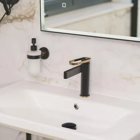 With Rooftop Pool Quercus