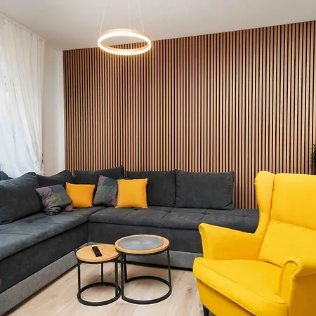 With Rooftop Pool Quercus Βίλα *