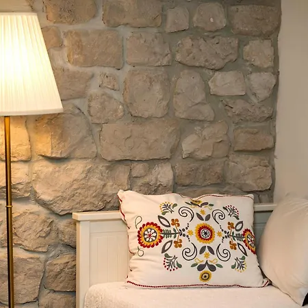 With Rooftop Pool Quercus