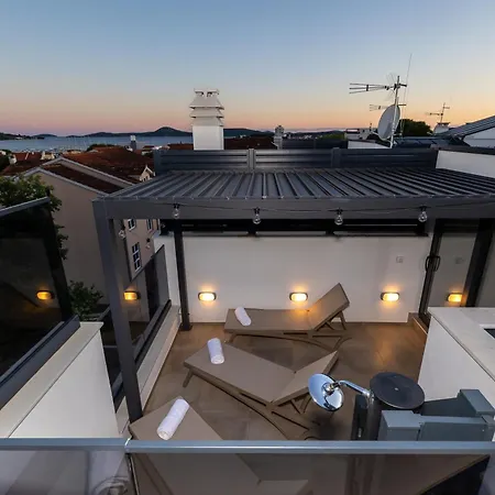 With Rooftop Pool Quercus