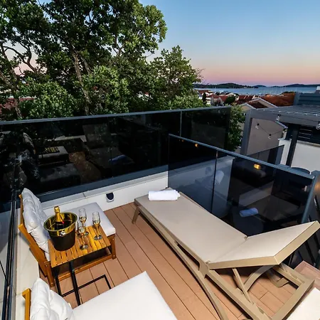 Villa With Rooftop Pool Quercus