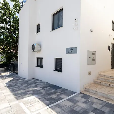 With Rooftop Pool Quercus Villa *