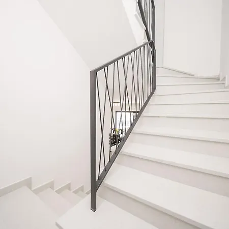 With Rooftop Pool Quercus Villa *