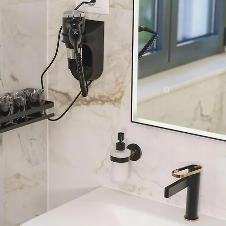 Villa With Rooftop Pool Quercus *