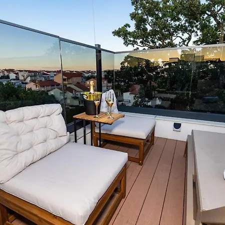 With Rooftop Pool Quercus Вилла Водице
