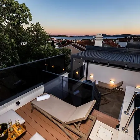 With Rooftop Pool Quercus Вилла Водице