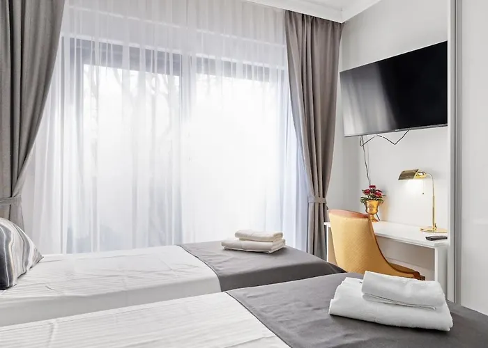 With Rooftop Pool Quercus