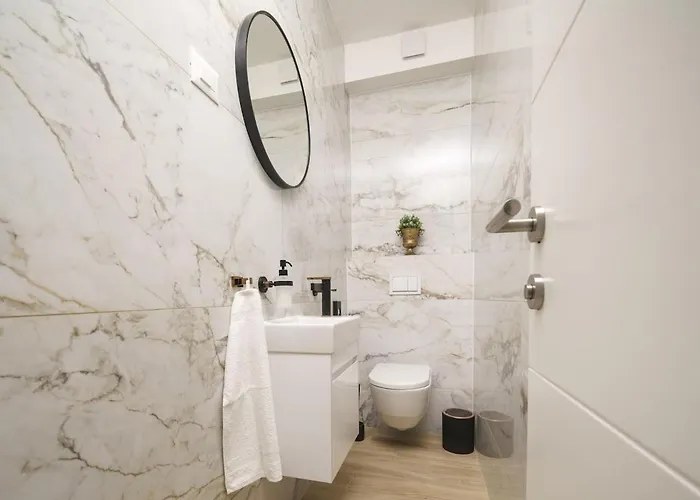 With Rooftop Pool Quercus *