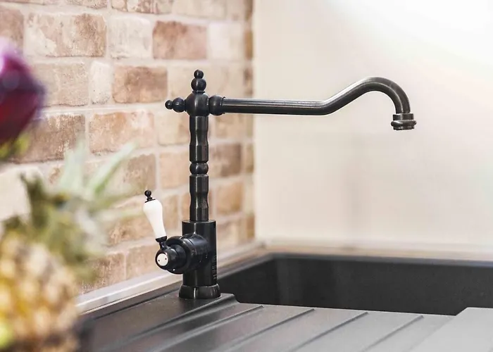 With Rooftop Pool Quercus *