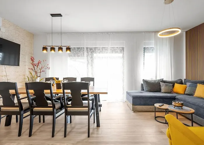 With Rooftop Pool Quercus Villa *