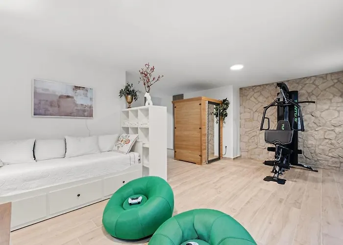 Villa With Rooftop Pool Quercus