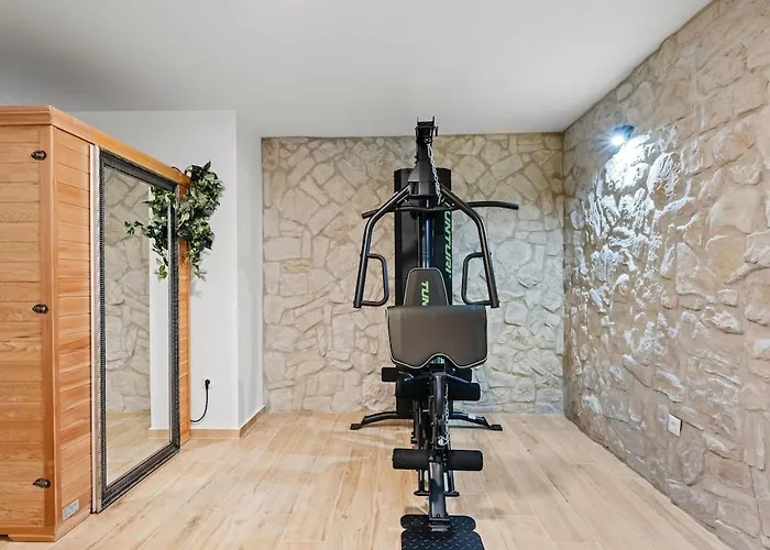 Villa With Rooftop Pool Quercus *