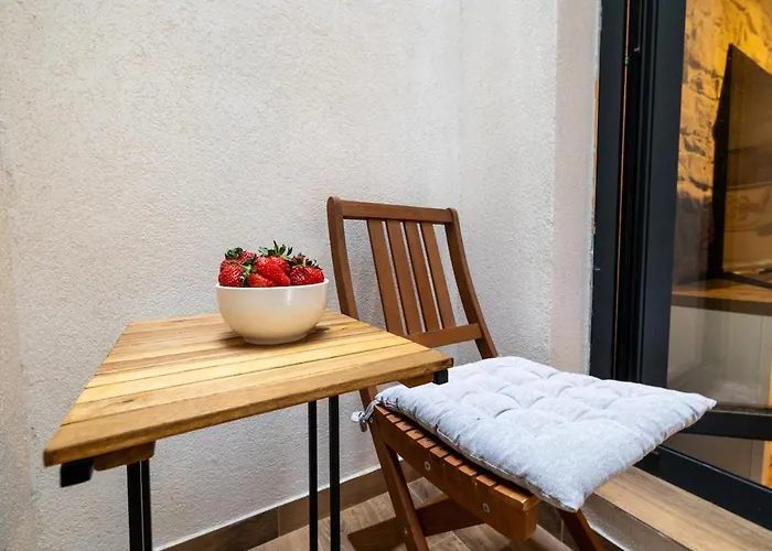 With Rooftop Pool Quercus