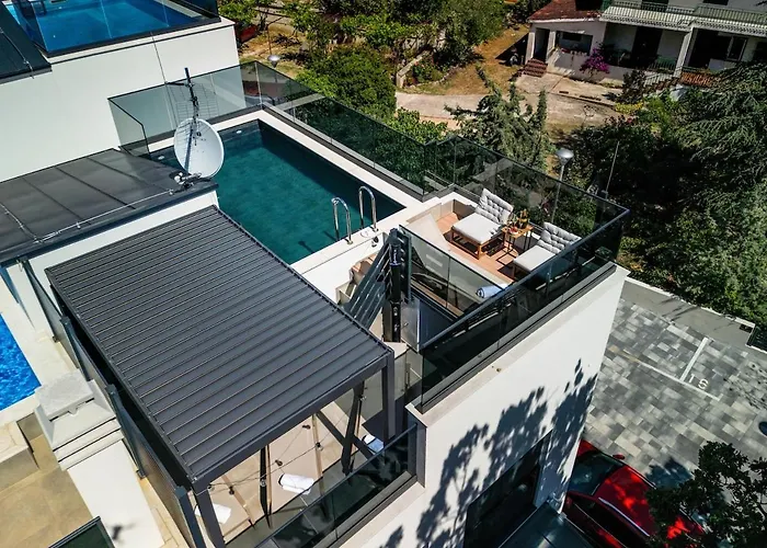 With Rooftop Pool Quercus Villa Vodice