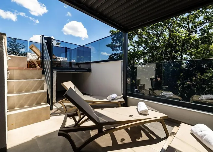 With Rooftop Pool Quercus Villa Vodice