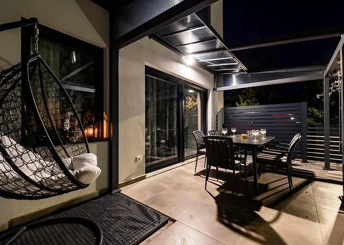 Villa With Rooftop Pool Quercus *