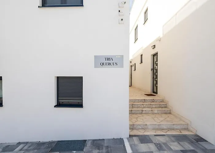 With Rooftop Pool Quercus *